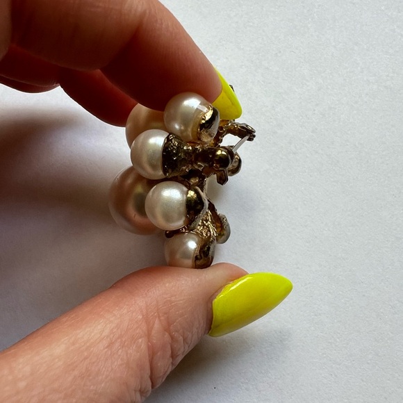 Vintage Style Pearl Cluster Brooch - Picture 6 of 8